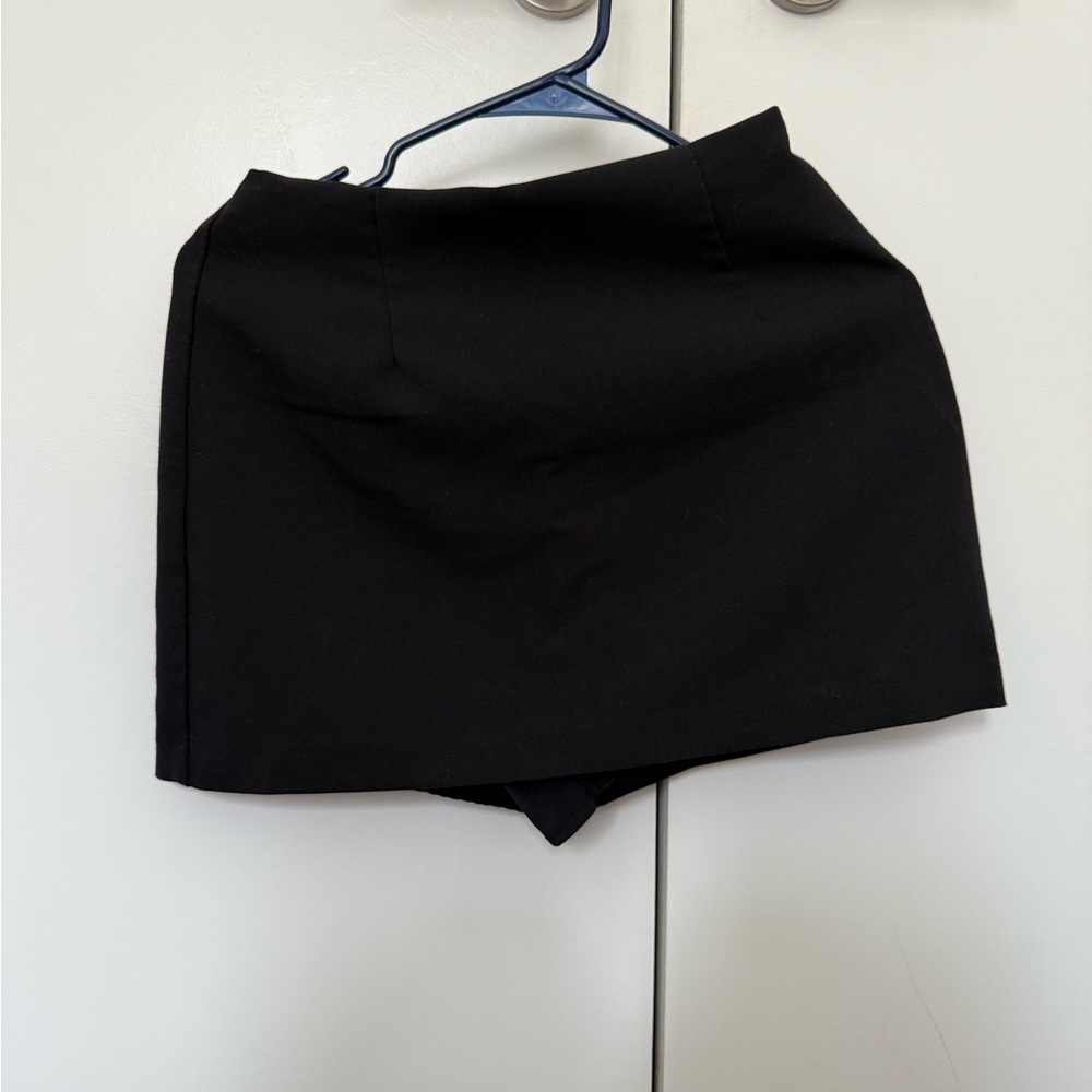 Abercrombie black skirt